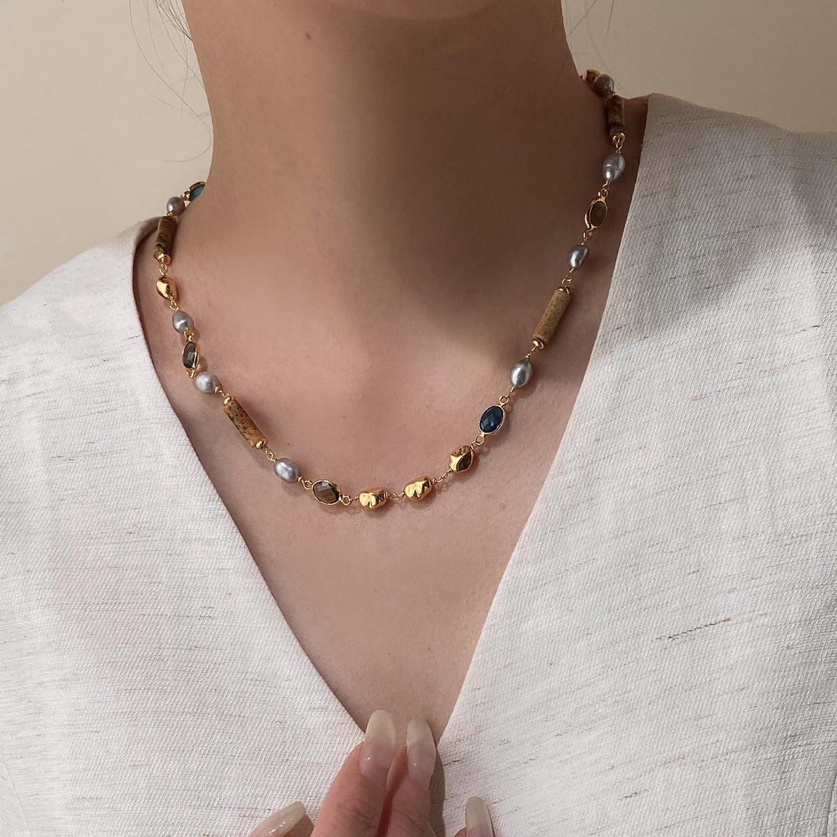 Maillard Wooden Natural Pearl Necklace Colored Zirconium Metal Clavicle Necklace